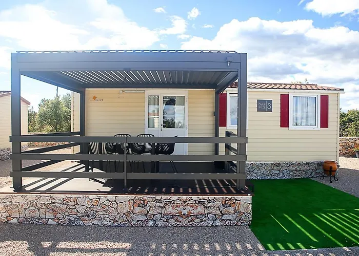 Auto-kamp Dvije Suze 3 *